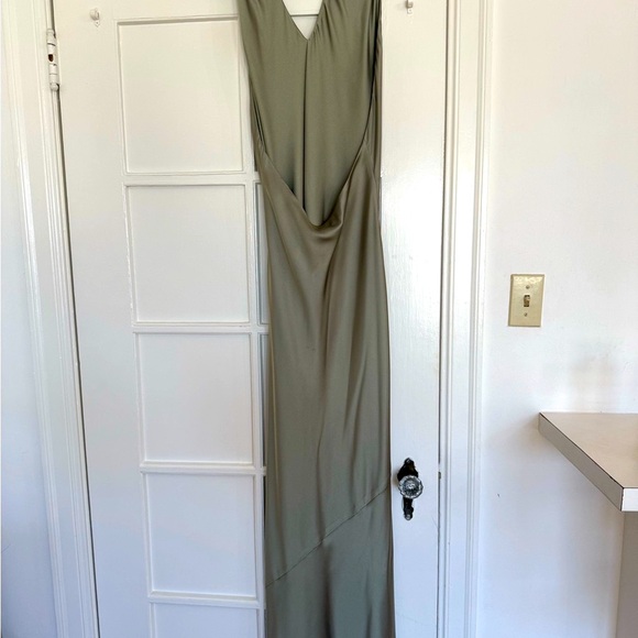 Show Me Your MuMu Green Halter Neck Backless Gown - Picture 3 of 10